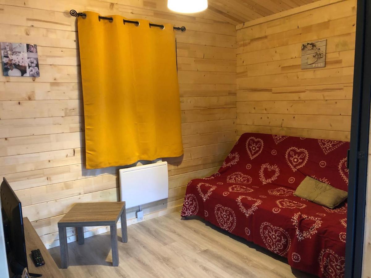 Parc Residentiel De Loisir : Le Loup Blanc Du Riou Hotel Barcelonnette Buitenkant foto
