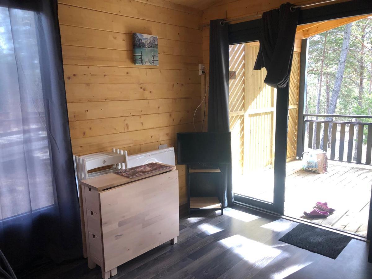 Parc Residentiel De Loisir : Le Loup Blanc Du Riou Hotel Barcelonnette Buitenkant foto