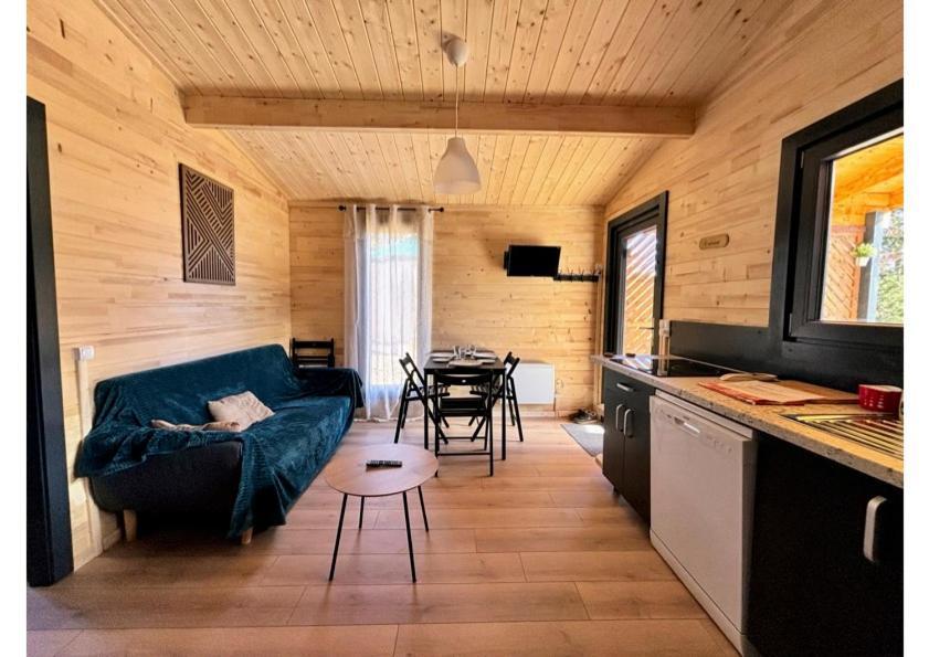 Parc Residentiel De Loisir : Le Loup Blanc Du Riou Hotel Barcelonnette Buitenkant foto