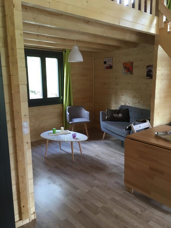 Parc Residentiel De Loisir : Le Loup Blanc Du Riou Hotel Barcelonnette Buitenkant foto